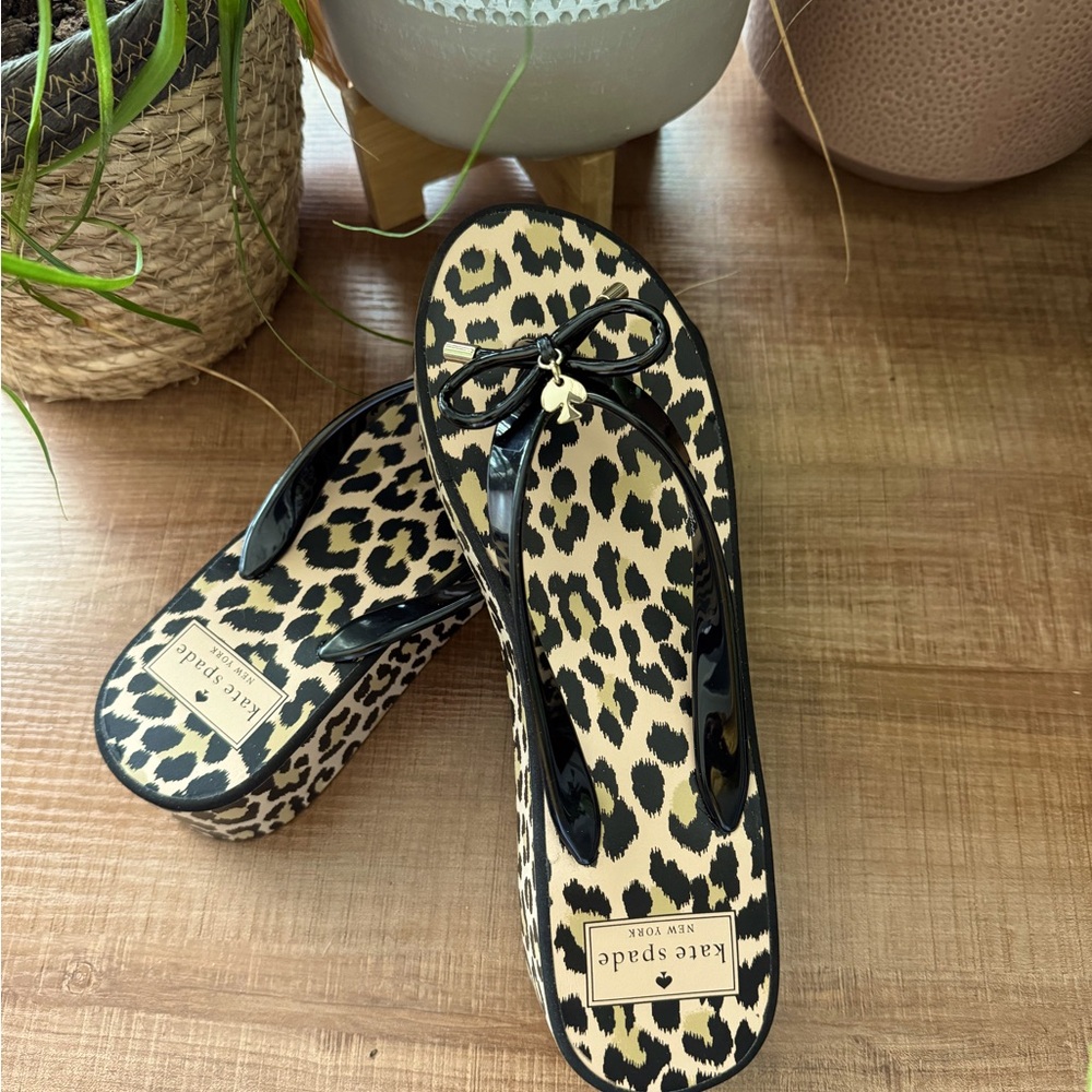 Kate Spade features. Leopard cheetah print wedges Sz 8M